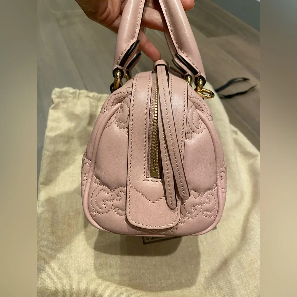 Gucci GG matelassé mini bag in pink leather - Picture 11 of 15